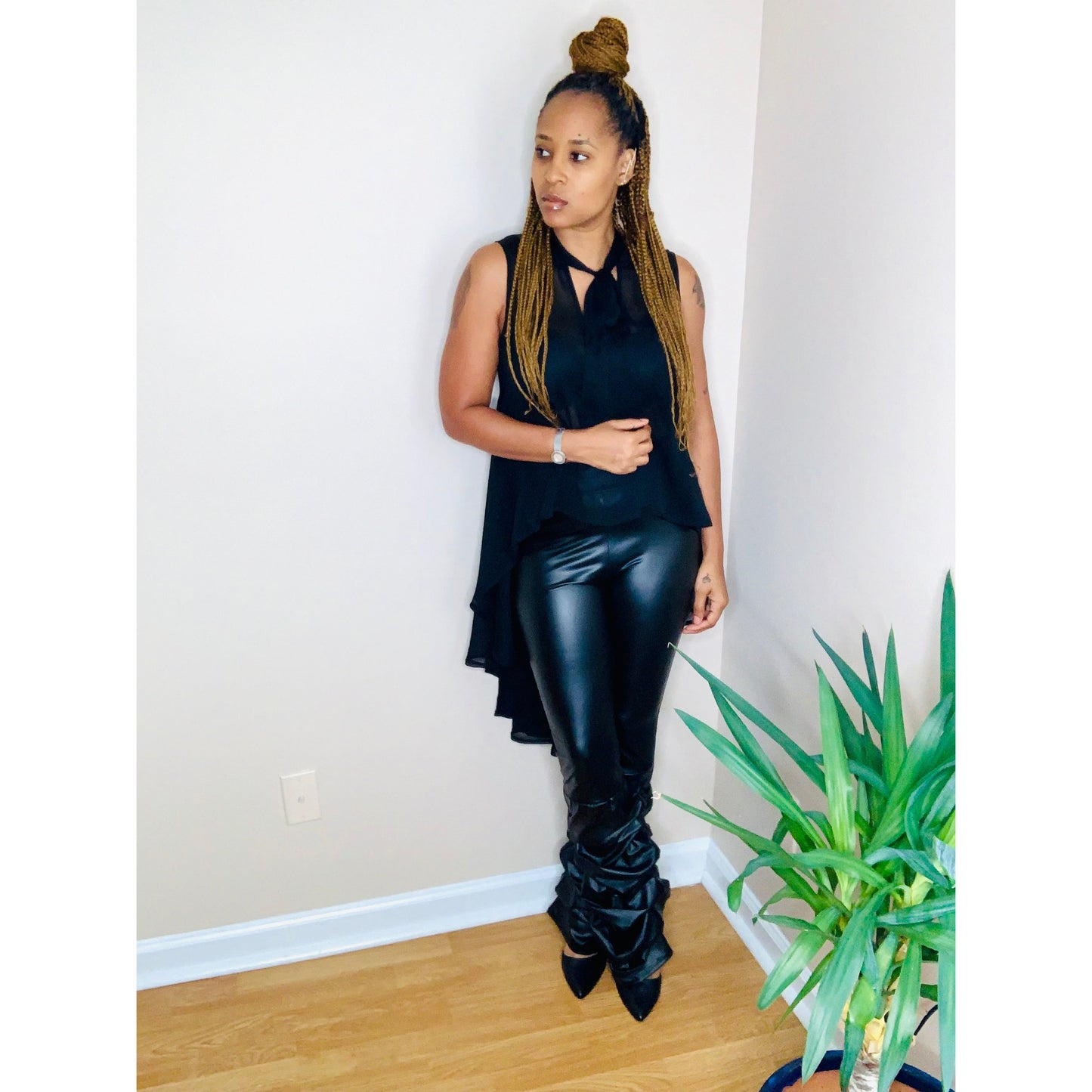 Faux Leather Ruched Leggings in black