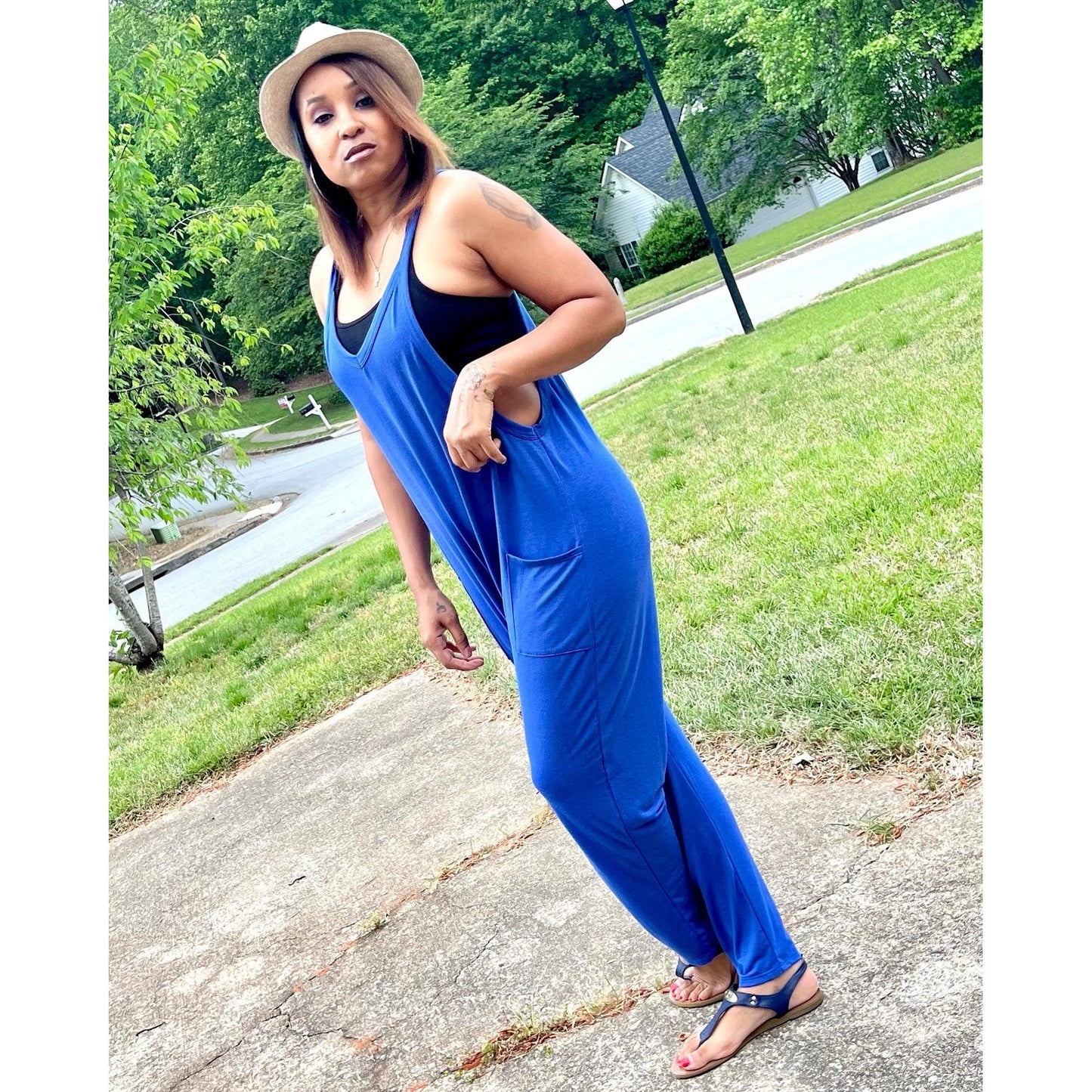 Sleeveless front pocket jumpsuit in blue